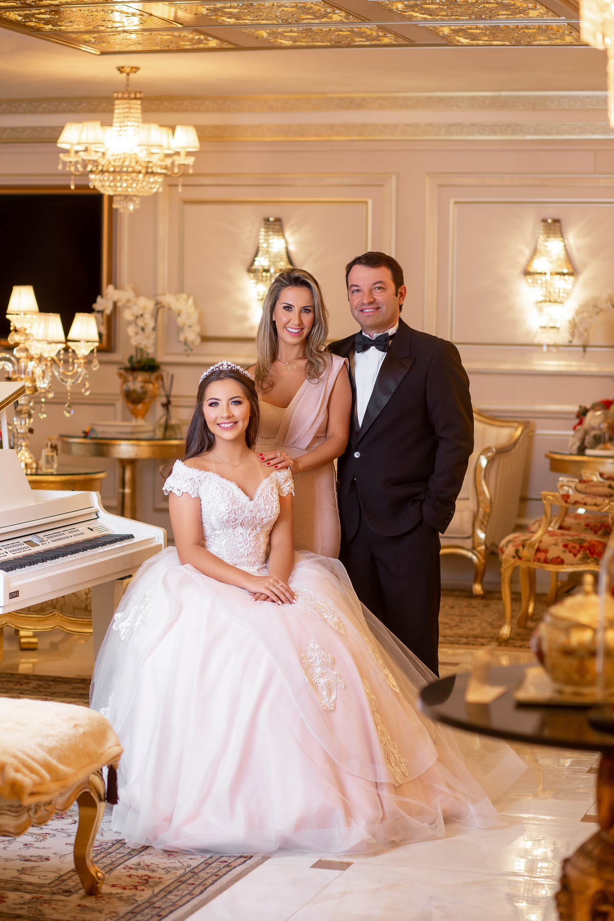 Fotografia de 15 anos, ideias criativas, inspirações, book dos quinze, Vestido, princesa, familia. Hotel Colline de France em Gramado/RS Araranguá/SC. Sombrio, Criciúma, Três Cachoeiras, Terra de Areia, Porto Alegre, Fotos em Gramado, Canela, Serra Gaúcha