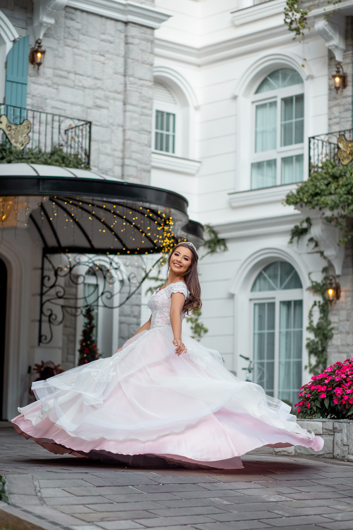 Fotografia de 15 anos, ideias criativas, inspirações, book dos quinze, Vestido, princesa. Hotel Colline de France em Gramado/RS Araranguá/SC. Sombrio, Criciúma, Três Cachoeiras, Terra de Areia, Porto Alegre, Fotos em Gramado, Canela, Serra Gaúcha