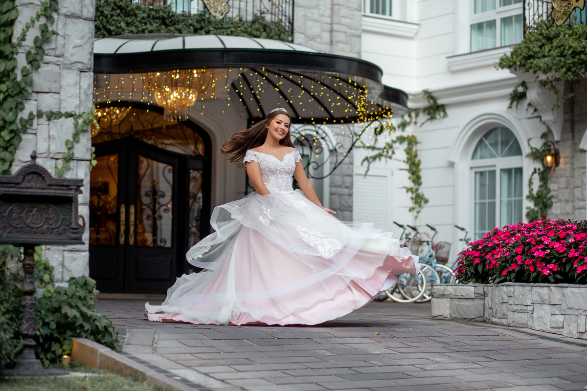 Fotografia de 15 anos, ideias criativas, inspirações, book dos quinze, Vestido, princesa. Hotel Colline de France em Gramado/RS Araranguá/SC. Sombrio, Criciúma, Três Cachoeiras, Terra de Areia, Porto Alegre, Fotos em Gramado, Canela, Serra Gaúcha