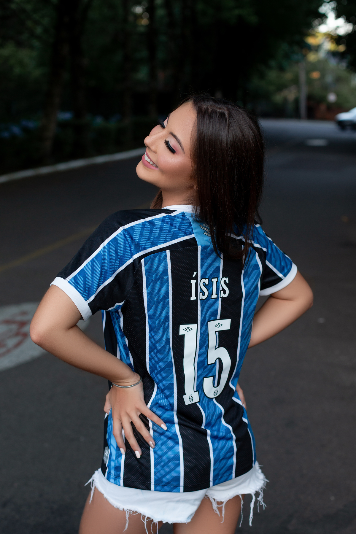 Fotografia de 15 anos, ideias criativas, inspirações, book dos quinze, camiseta do Gremio, fumaça. Hotel Colline de France em Gramado/RS Araranguá/SC. Sombrio, Criciúma, Três Cachoeiras, Terra de Areia, Porto Alegre, Fotos em Gramado, Canela, Serra Gaúcha