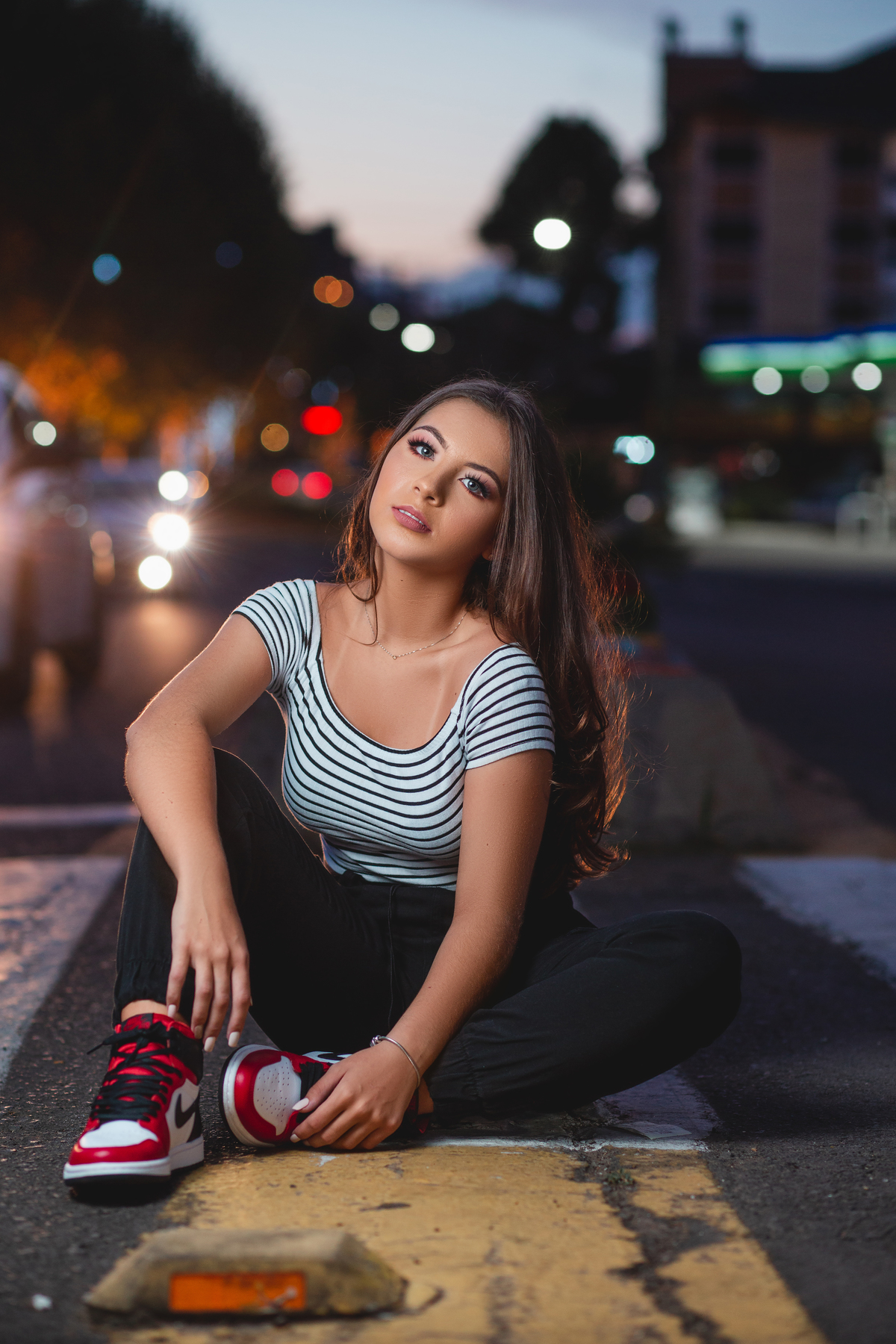 Fotografia de 15 anos, ideias criativas, inspirações, book dos quinze, noite, luzes da cidade. Hotel Colline de France em Gramado/RS Araranguá/SC. Sombrio, Criciúma, Três Cachoeiras, Terra de Areia, Porto Alegre, Fotos em Gramado, Canela, Serra Gaúcha