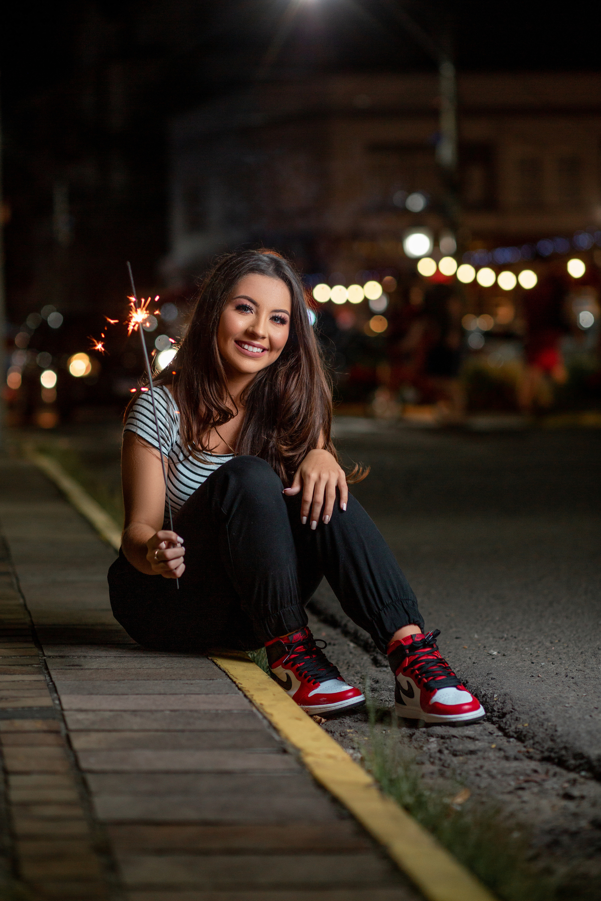 Fotografia de 15 anos, ideias criativas, inspirações, book dos quinze, noite, luzes da cidade. Hotel Colline de France em Gramado/RS Araranguá/SC. Sombrio, Criciúma, Três Cachoeiras, Terra de Areia, Porto Alegre, Fotos em Gramado, Canela, Serra Gaúcha