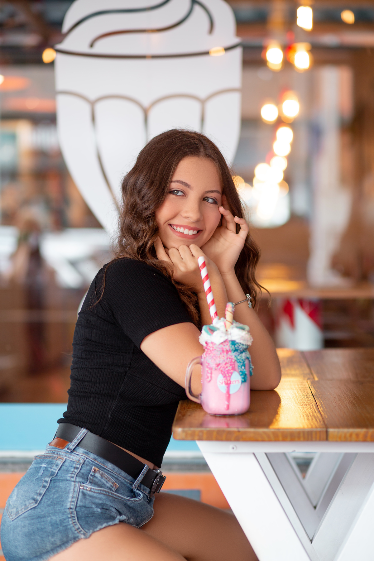 Fotografia de 15 anos, ideias criativas, inspirações, book dos quinze, MIlk Shake, praia, Flores . Ferrugem, Garopaba/SC. Araranguá/SC. Sombrio, Criciúma, Forquilhinhas, Três Cachoeiras, Terra de Areia, Porto Alegre, Fotos em Gramado, Canela, Serra Gaúcha