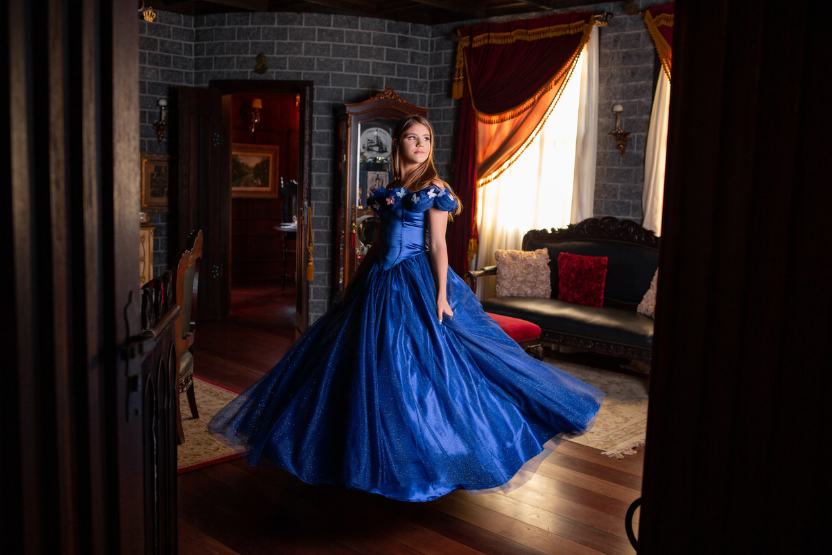Fotografia de 15 anos, ideias criativas, inspirações, book dos quinze, castelo Britânico em Cocal do Sul, vestido de princesa Cinderela, Harry Potter. Araranguá/SC. Criciúma/SC. , Três Cachoeiras, Porto Alegre, Fotos em Gramado, Canela, Serra Gaúcha