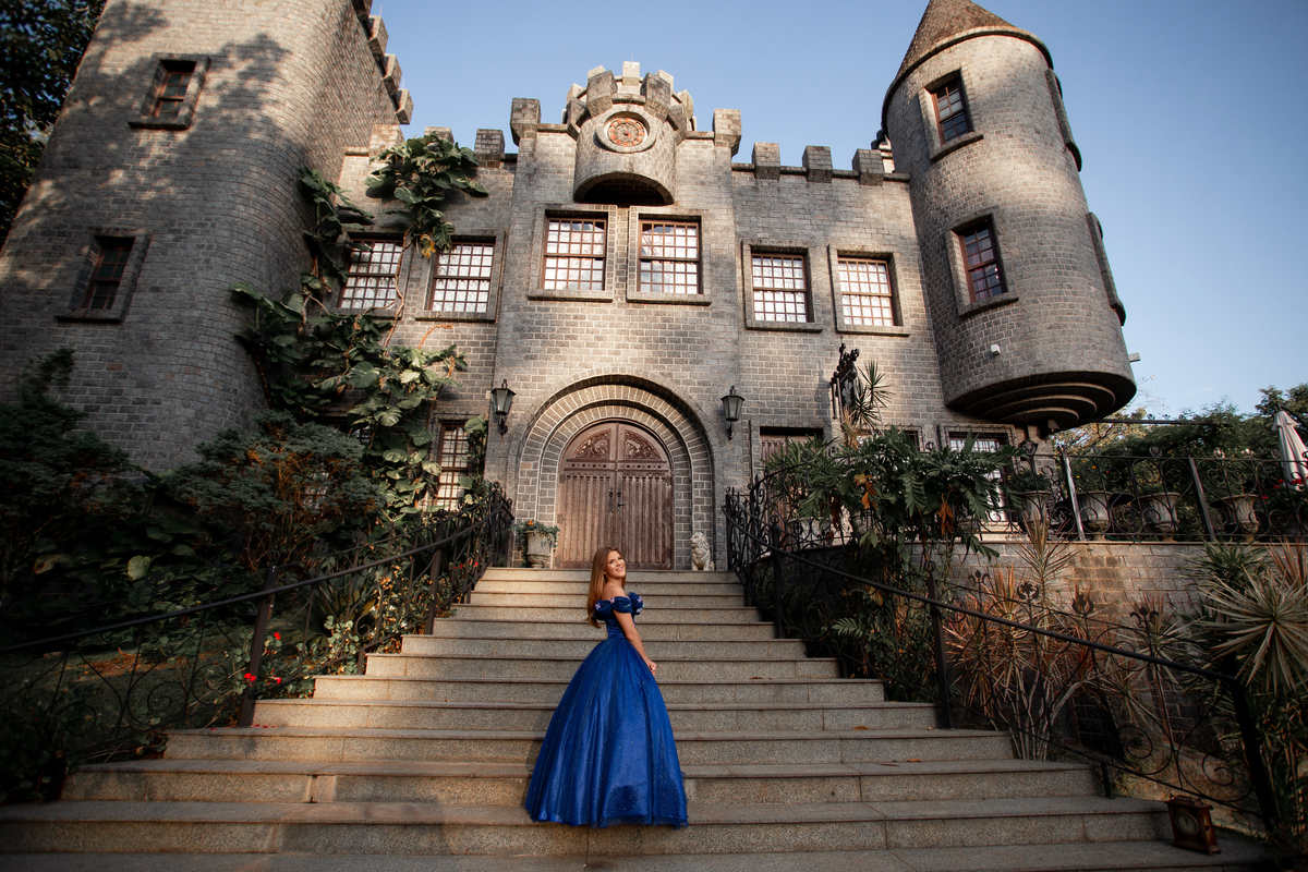 Fotografia de 15 anos, ideias criativas, inspirações, book dos quinze, castelo Britânico em Cocal do Sul, vestido de princesa Cinderela, Harry Potter. Araranguá/SC. Criciúma/SC. , Três Cachoeiras, Porto Alegre, Fotos em Gramado, Canela, Serra Gaúcha