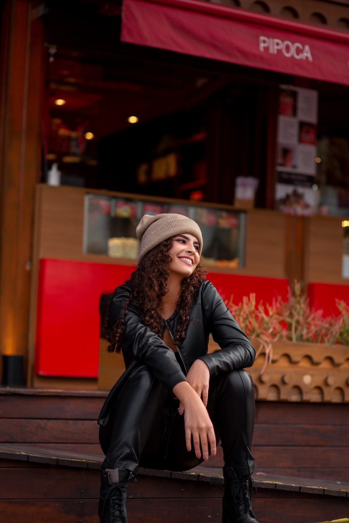 Book dos 15, Hotel Colline de France, Gramado, RS. Serra Gaúcha. Debutante, inspiração, ideias, vestido, make, cabelo cacheado, Selfie Gramado. Album, europa, Paris, França, inverno, cenário, banheira. Fotógrafa, fotografia, quinze anos, Gramado, Canela