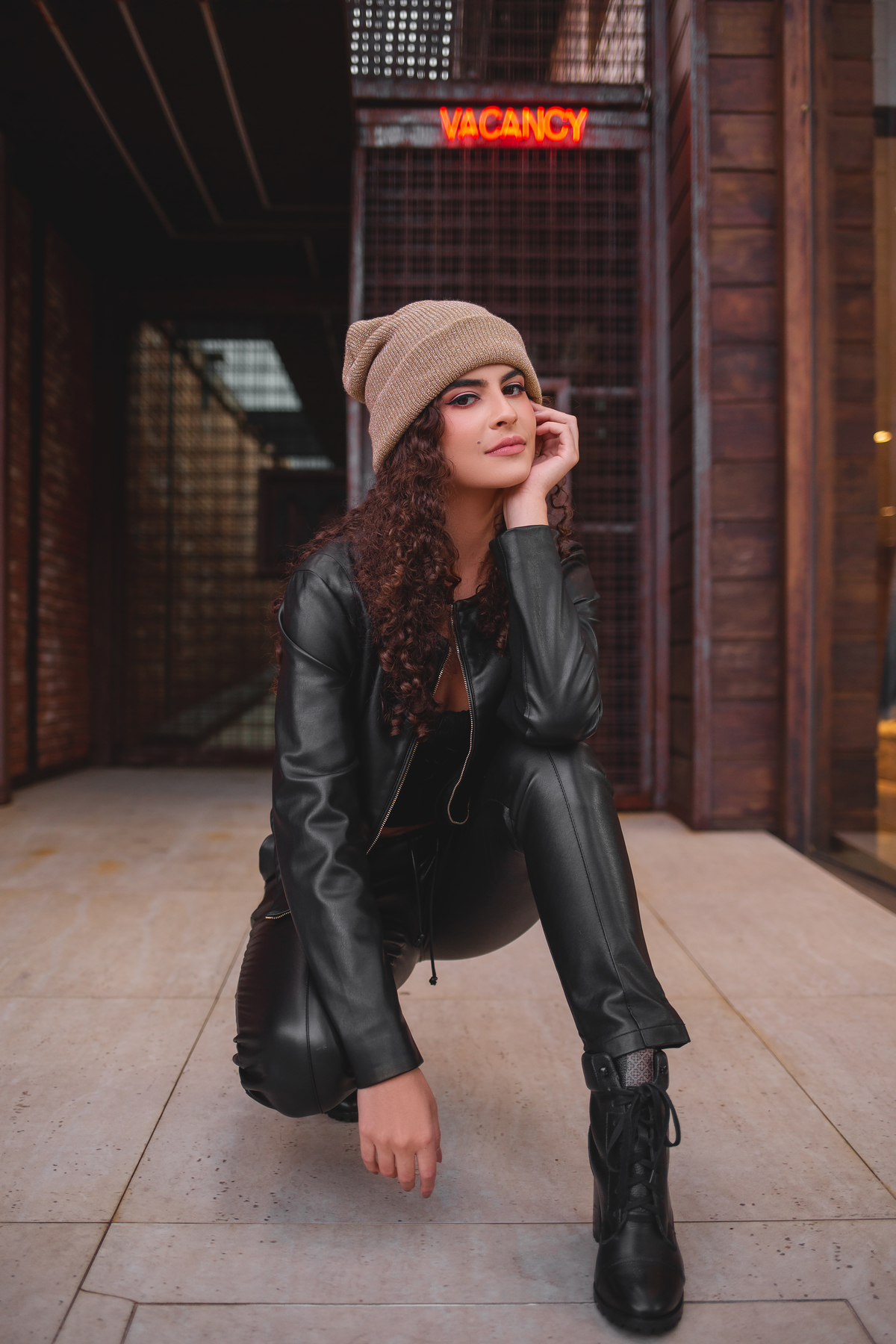 Book dos 15, Hotel Colline de France, Gramado, RS. Serra Gaúcha. Debutante, inspiração, ideias, vestido, make, cabelo cacheado, Selfie Gramado. Album, europa, Paris, França, inverno, cenário, banheira. Fotógrafa, fotografia, quinze anos, Gramado, Canela