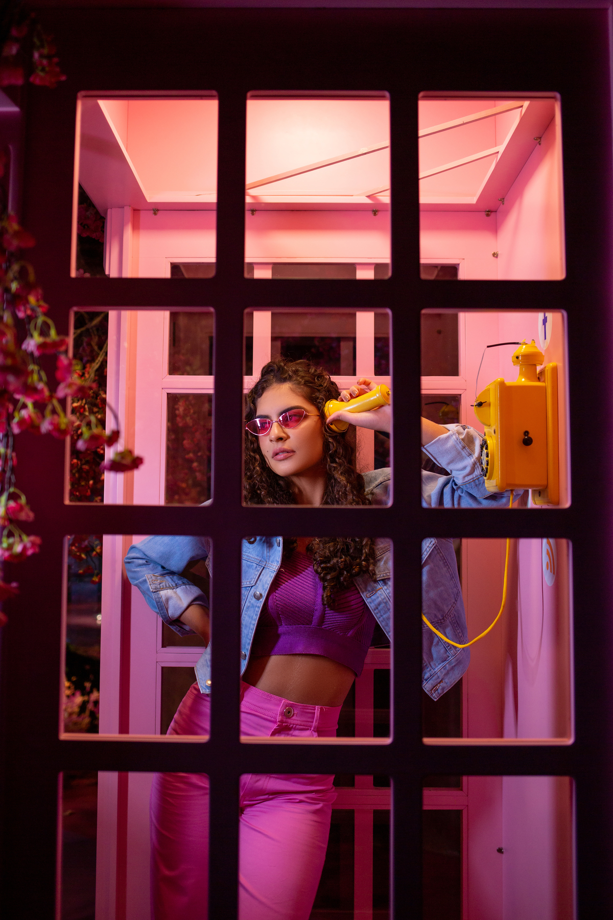 Book dos 15, Hotel Colline de France, Gramado, RS. Serra Gaúcha. Debutante, inspiração, ideias, vestido, make, cabelo cacheado, Selfie Gramado. Album, europa, Paris, França, inverno, cenário, banheira. Fotógrafa, fotografia, quinze anos, Gramado, Canela