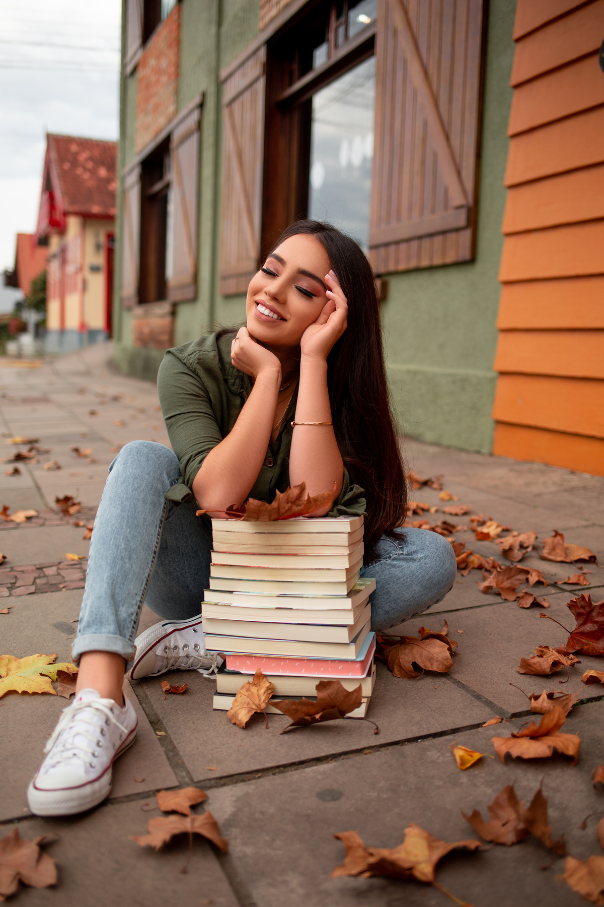 Book dos 15, Biblioteca, livros, São Francisco de Paula, RS. Serra Gaúcha. Debutante, inspiração, ideias, vestido, make, cabelo cacheado, Selfie Gramado. Album, inverno, cenário, banheira. Fotógrafa, fotografia, quinze anos, Gramado, Canela