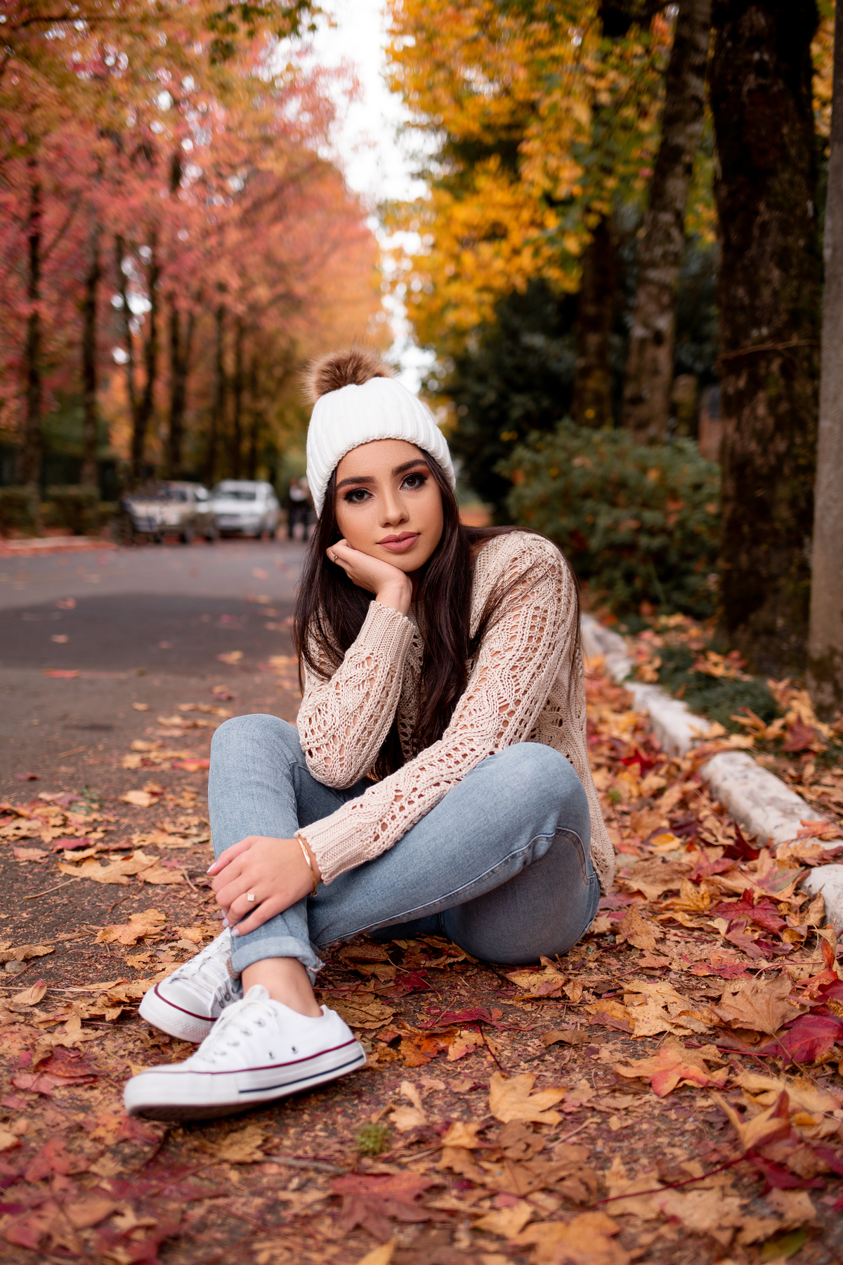 Book dos 15, Biblioteca, livros, São Francisco de Paula, RS. Serra Gaúcha. Debutante, inspiração, ideias, vestido, make, cabelo cacheado, Selfie Gramado. Album, inverno, cenário, banheira. Fotógrafa, fotografia, quinze anos, Gramado, Canela