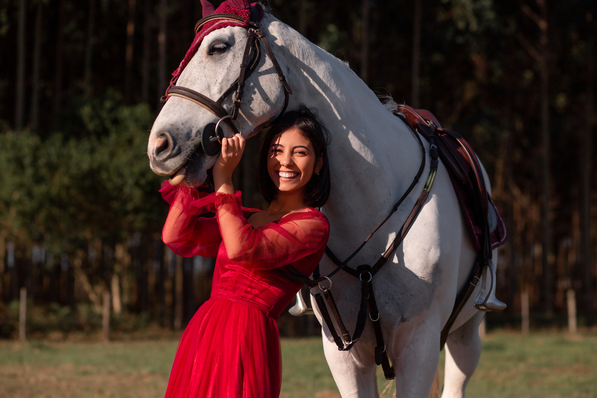 Natureza - Violino - Cavalo - equestre - hipismo - vestido - ararangua - book dos 15 - debutante - 15 anos- debutante - inspiração - floresta - santa catarina - horse - gramado - flor - equestrian - amazonas - lagoa - cavalo branco - Brasileiro de Hipismo