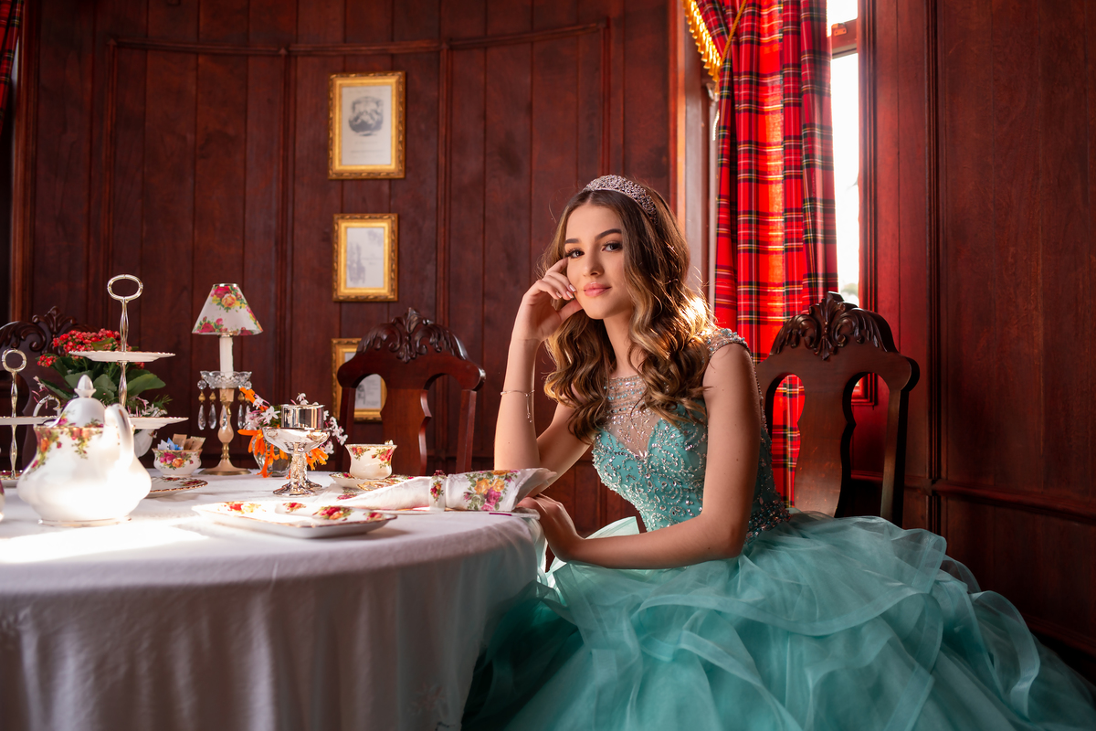 pista, skate, grafite, Criciuma, Princesa, vestido noivas e casais, Castelo em Cocal do Sul, Criciuma, Ararangua, Florianópolis, 15 anos, debutante, street, foto, fotografa, fumaça colorida, natureza