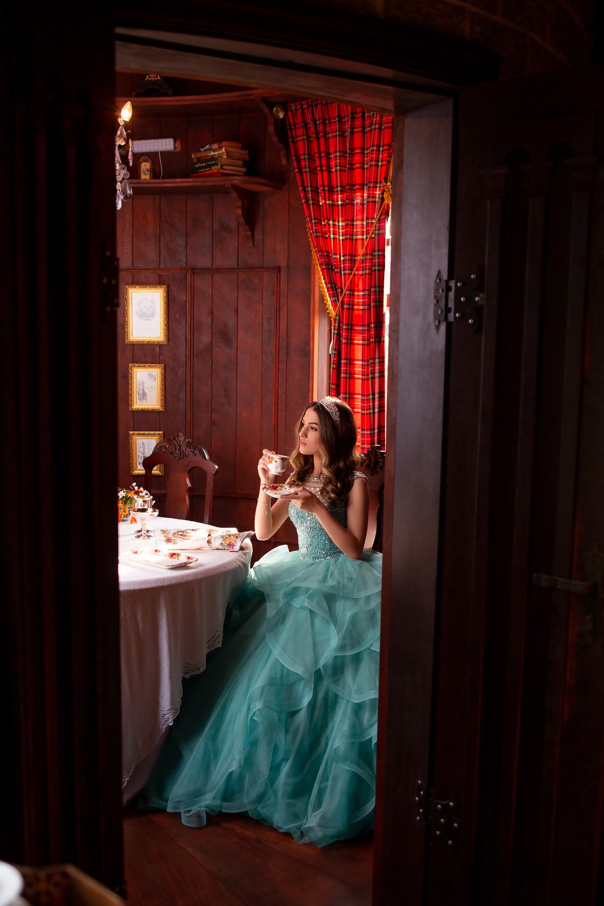 pista, skate, grafite, Criciuma, Princesa, vestido noivas e casais, Castelo em Cocal do Sul, Criciuma, Ararangua, Florianópolis, 15 anos, debutante, street, foto, fotografa, fumaça colorida, natureza