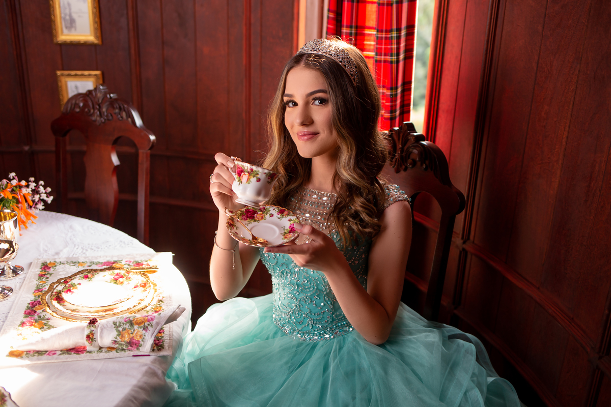 pista, skate, grafite, Criciuma, Princesa, vestido noivas e casais, Castelo em Cocal do Sul, Criciuma, Ararangua, Florianópolis, 15 anos, debutante, street, foto, fotografa, fumaça colorida, natureza