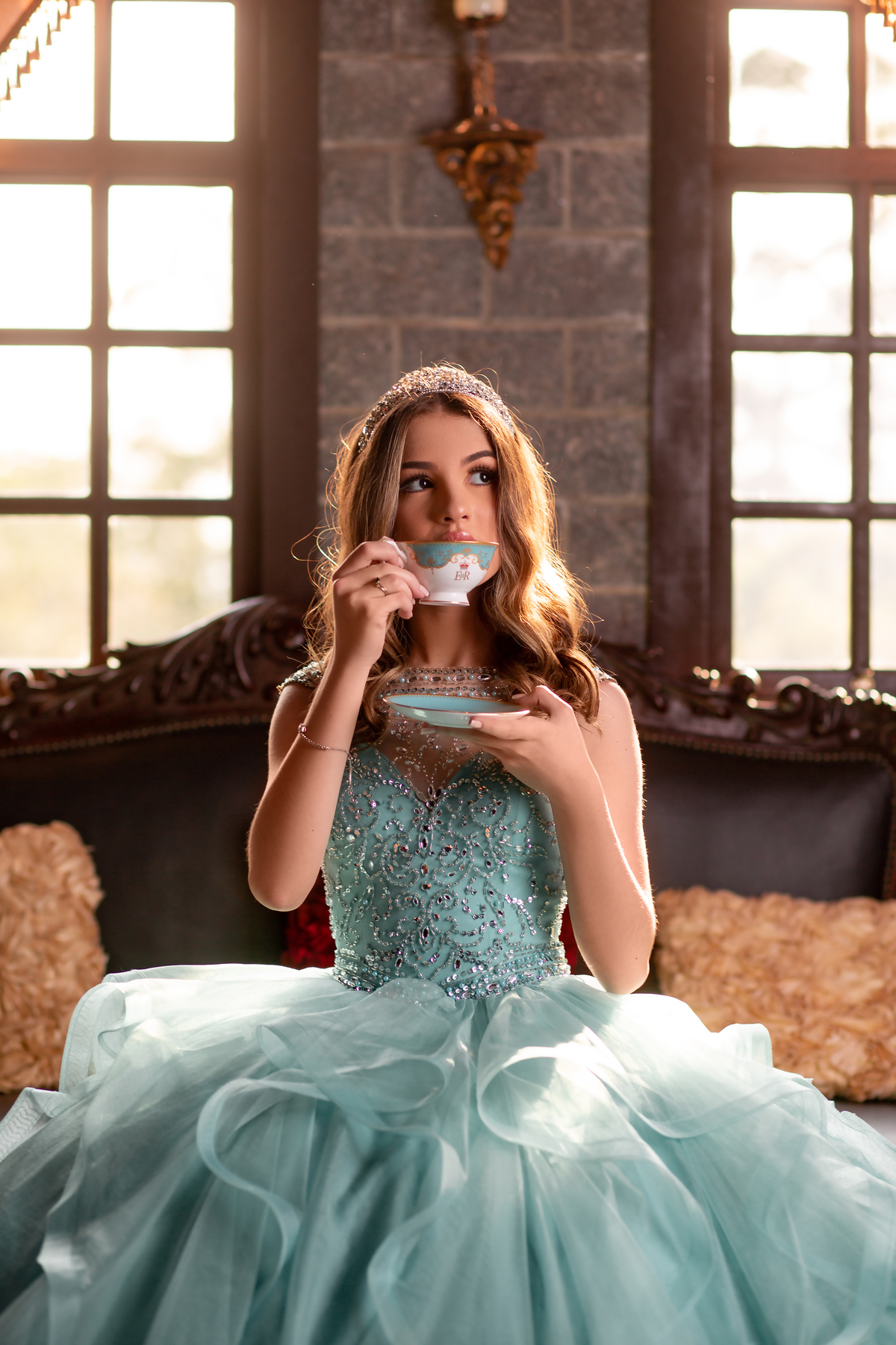 pista, skate, grafite, Criciuma, Princesa, vestido noivas e casais, Castelo em Cocal do Sul, Criciuma, Ararangua, Florianópolis, 15 anos, debutante, street, foto, fotografa, fumaça colorida, natureza