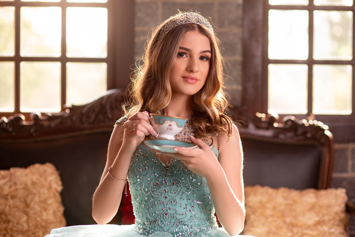 pista, skate, grafite, Criciuma, Princesa, vestido noivas e casais, Castelo em Cocal do Sul, Criciuma, Ararangua, Florianópolis, 15 anos, debutante, street, foto, fotografa, fumaça colorida, natureza, Gramado, Serra gaúcha