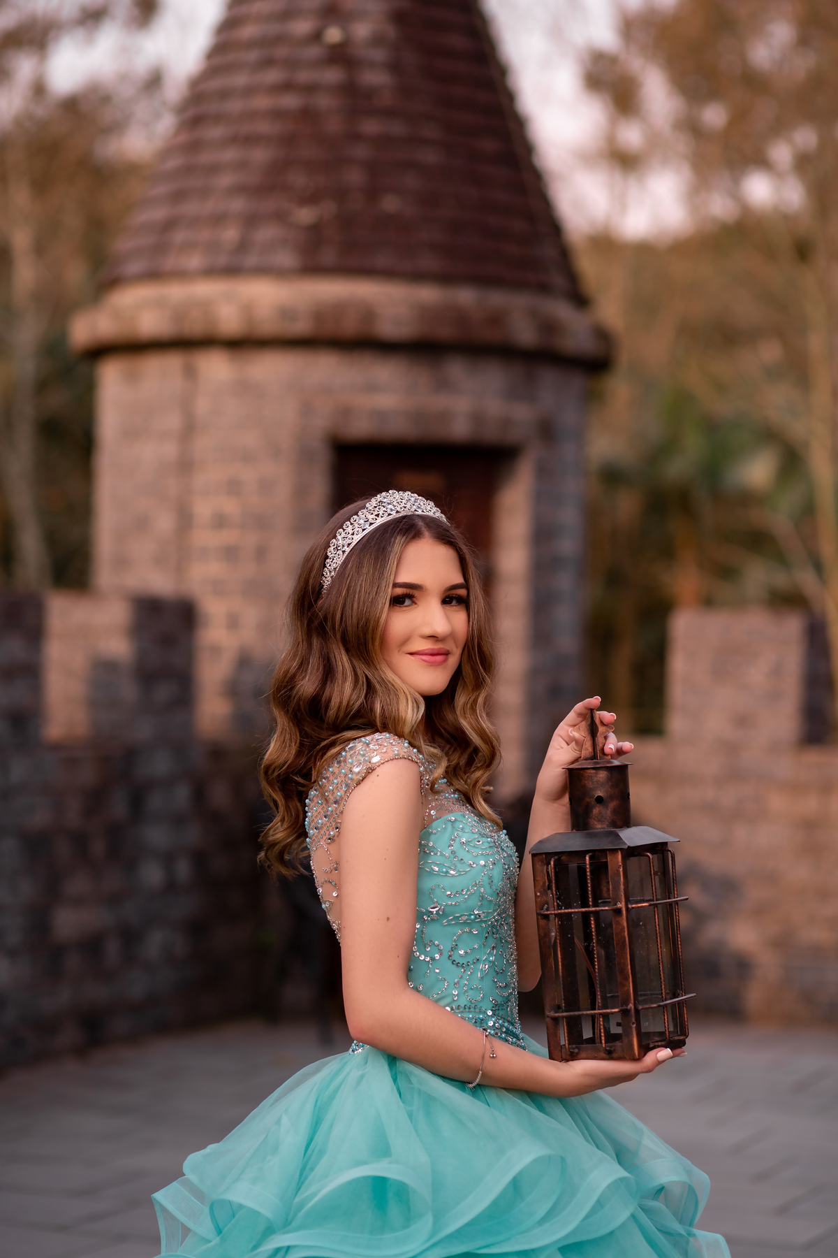 pista, skate, grafite, Criciuma, Princesa, vestido noivas e casais, Castelo em Cocal do Sul, Criciuma, Ararangua, Florianópolis, 15 anos, debutante, street, foto, fotografa, fumaça colorida, natureza, Gramado, Serra gaúcha