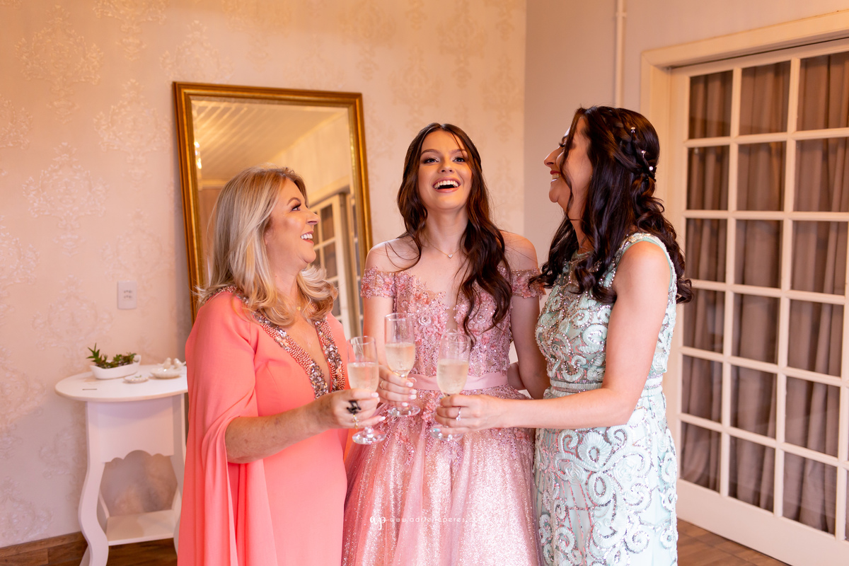 fotografia de 15, debutante, festa de 15, vestido, fotos de 15 anos, book dos 15, brinde, balada, making ok, mareblu, forquilhinhas, criciuma, ararangua