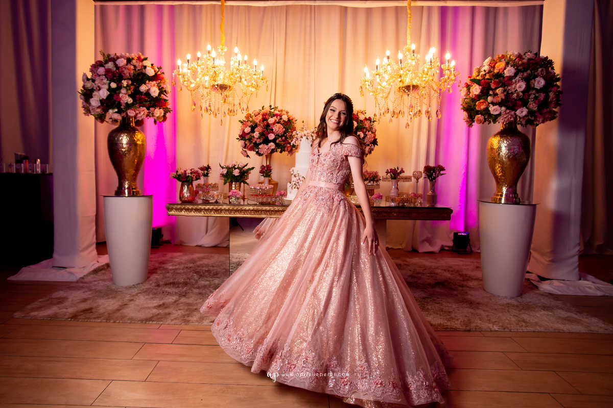 fotografia de 15, debutante, festa de 15, vestido, fotos de 15 anos, book dos 15, brinde, balada, making ok, mareblu, forquilhinhas, criciuma, ararangua