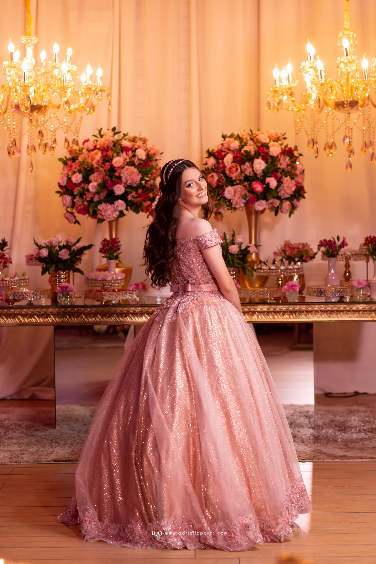 fotografia de 15, debutante, festa de 15, vestido, fotos de 15 anos, book dos 15, brinde, balada, making ok, mareblu, forquilhinhas, criciuma, ararangua