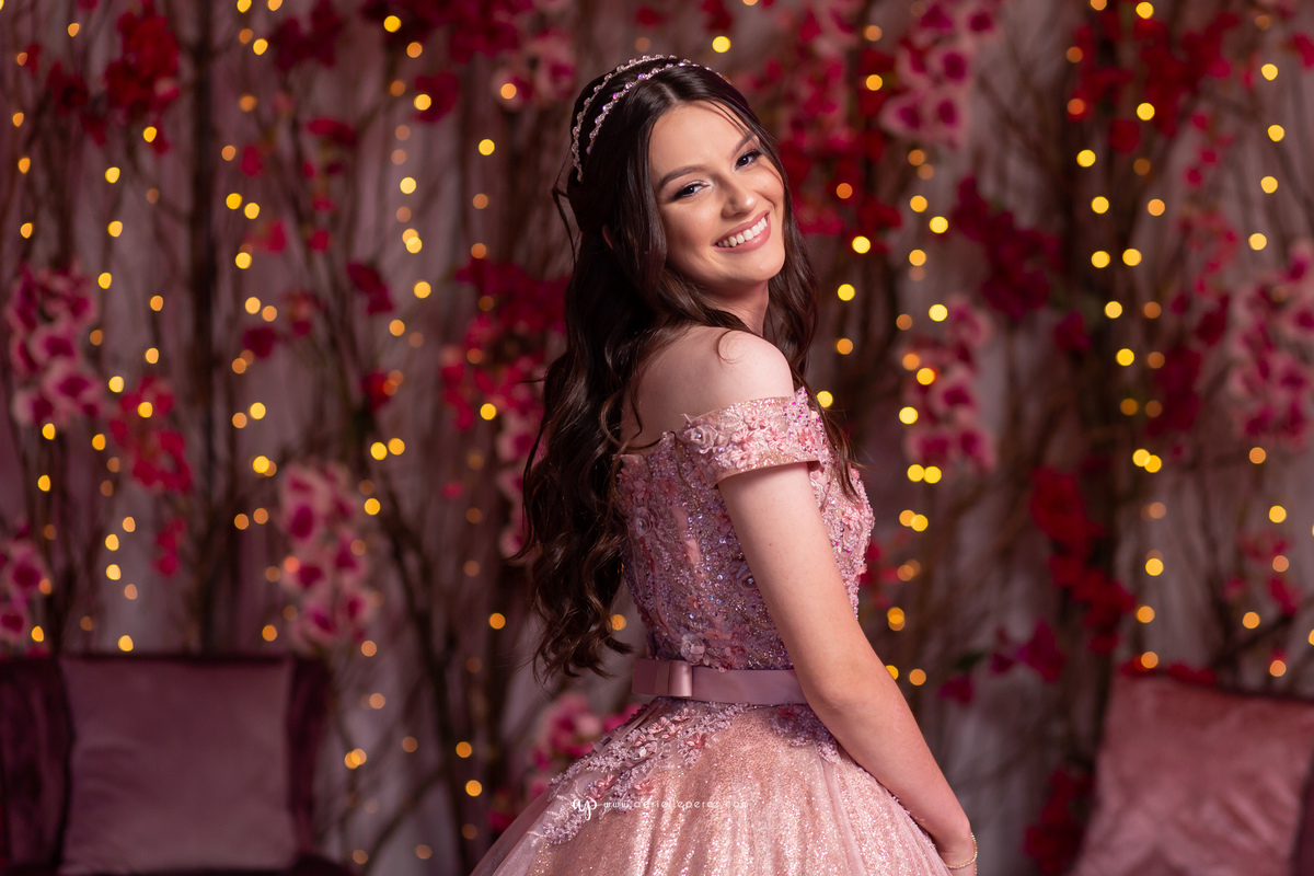 fotografia de 15, debutante, festa de 15, vestido, fotos de 15 anos, book dos 15, brinde, balada, making ok, mareblu, forquilhinhas, criciuma, ararangua