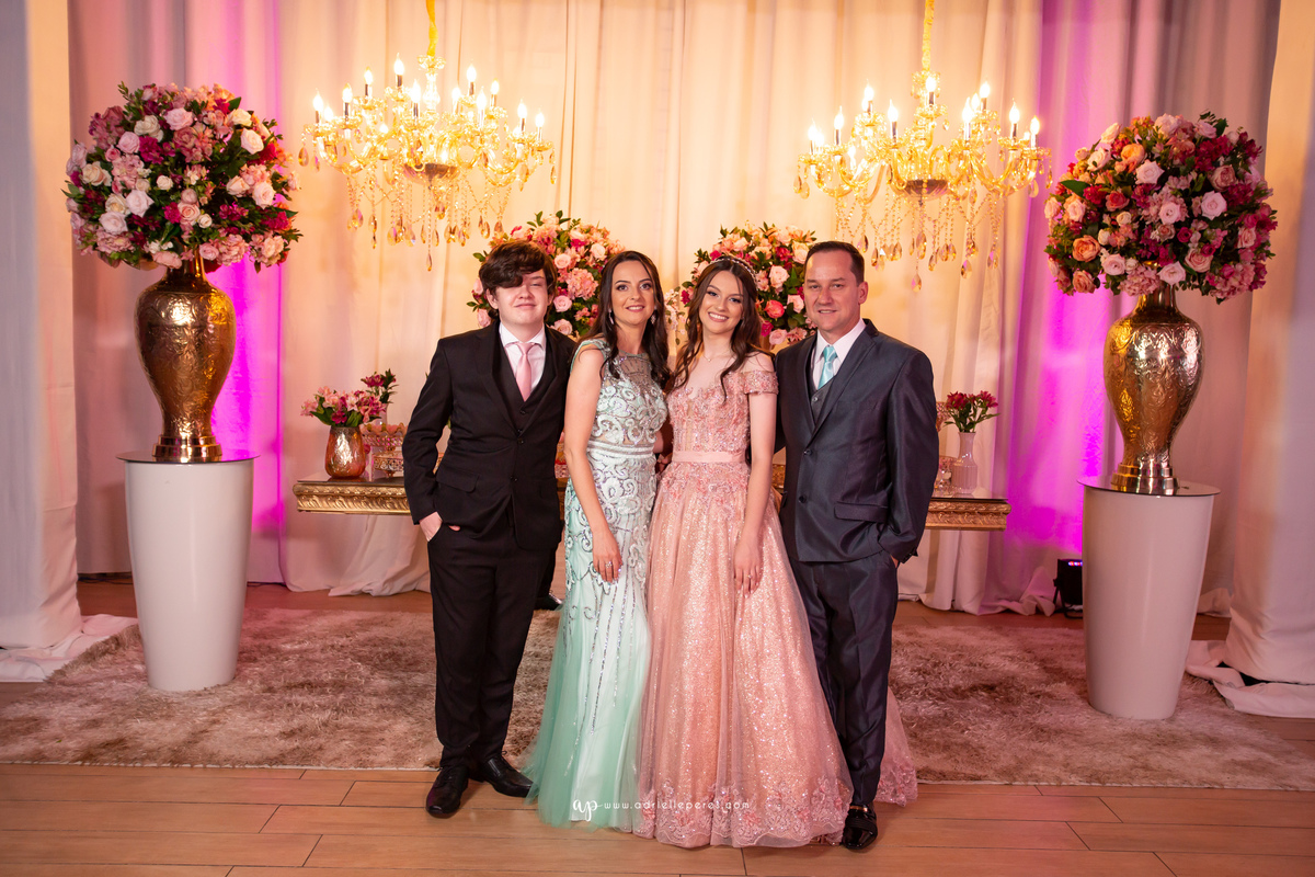 fotografia de 15, debutante, festa de 15, vestido, fotos de 15 anos, book dos 15, brinde, balada, making ok, mareblu, forquilhinhas, criciuma, ararangua