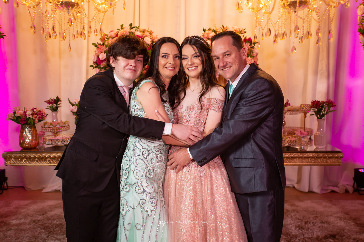 fotografia de 15, debutante, festa de 15, vestido, fotos de 15 anos, book dos 15, brinde, balada, making ok, mareblu, forquilhinhas, criciuma, ararangua