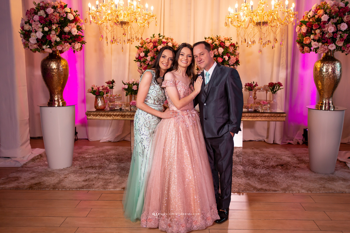 fotografia de 15, debutante, festa de 15, vestido, fotos de 15 anos, book dos 15, brinde, balada, making ok, mareblu, forquilhinhas, criciuma, ararangua