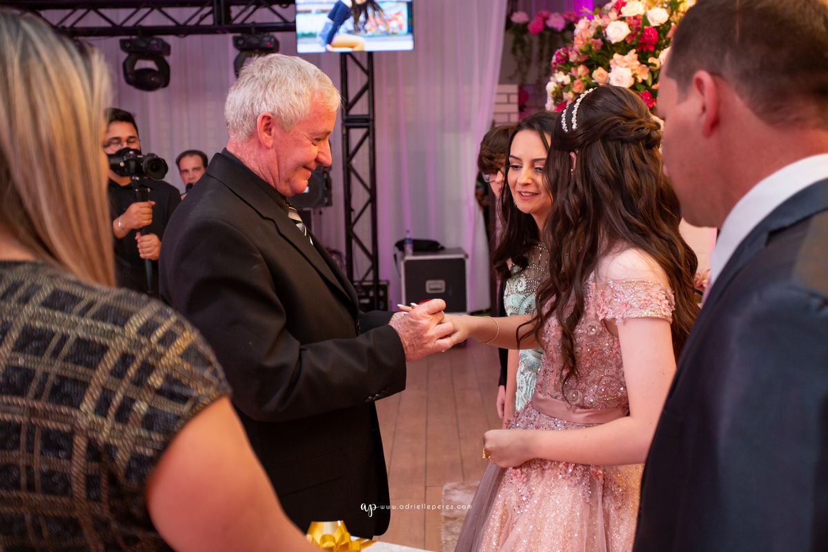 fotografia de 15, debutante, festa de 15, vestido, fotos de 15 anos, book dos 15, brinde, balada, making ok, mareblu, forquilhinhas, criciuma, ararangua