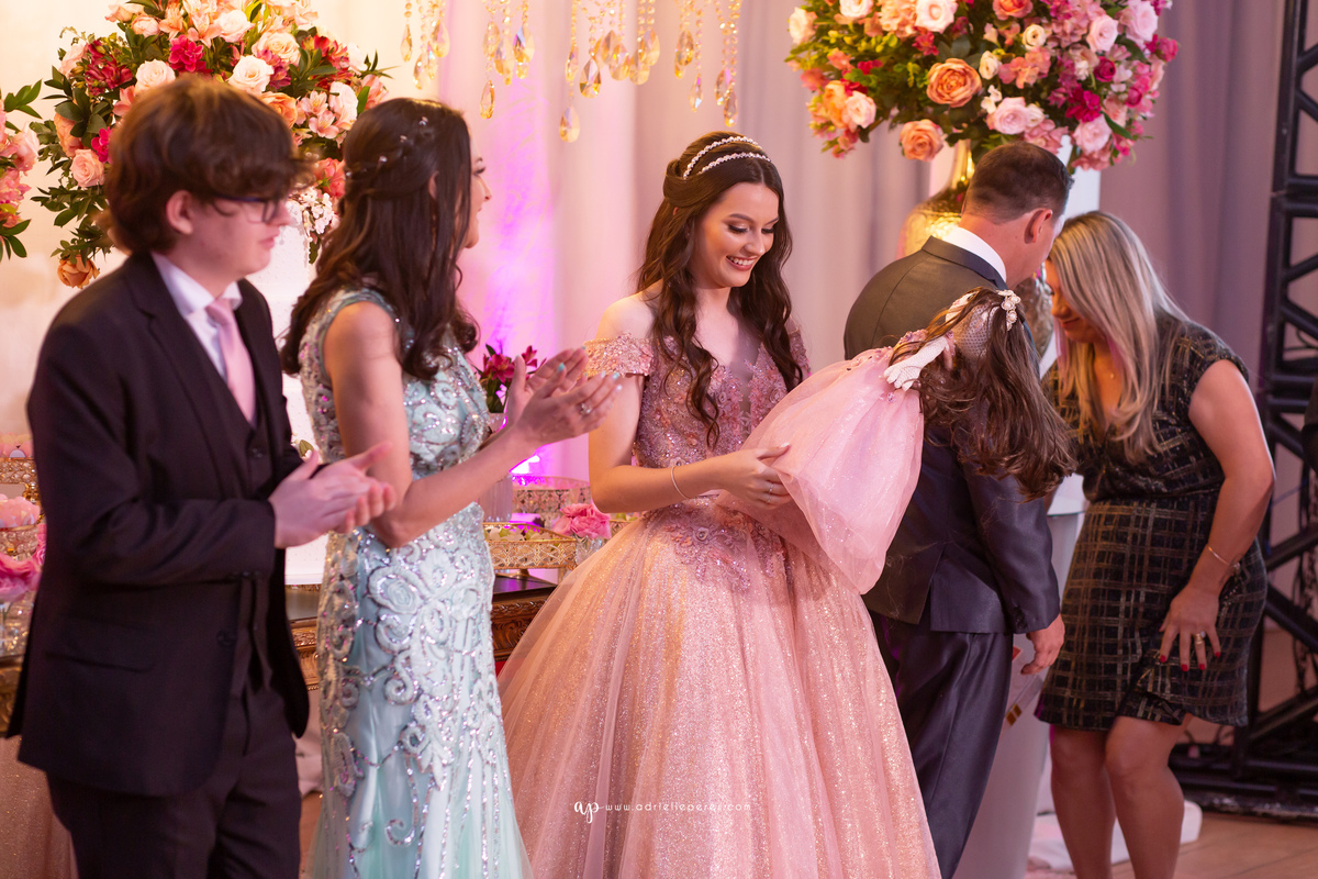 fotografia de 15, debutante, festa de 15, vestido, fotos de 15 anos, book dos 15, brinde, balada, making ok, mareblu, forquilhinhas, criciuma, ararangua