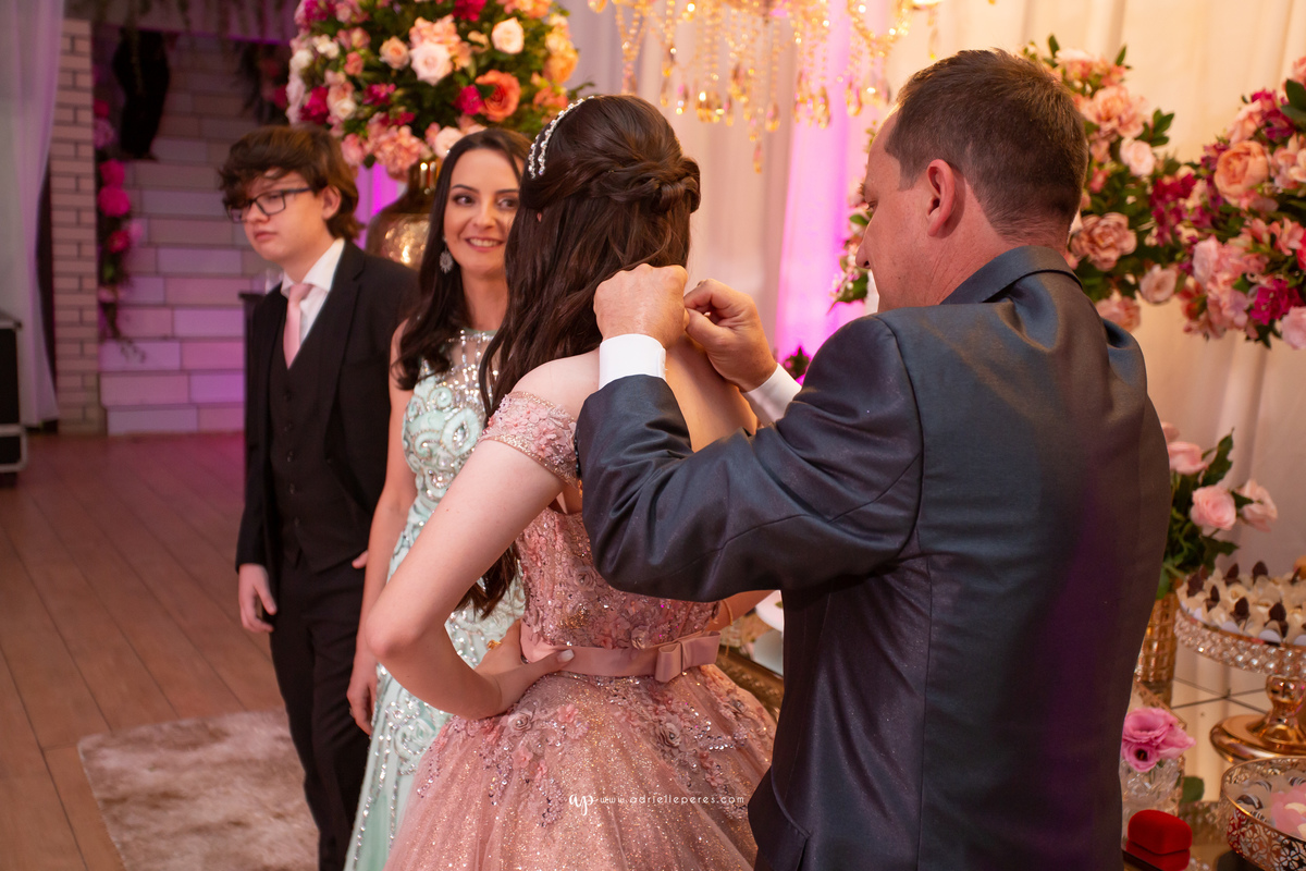 fotografia de 15, debutante, festa de 15, vestido, fotos de 15 anos, book dos 15, brinde, balada, making ok, mareblu, forquilhinhas, criciuma, ararangua