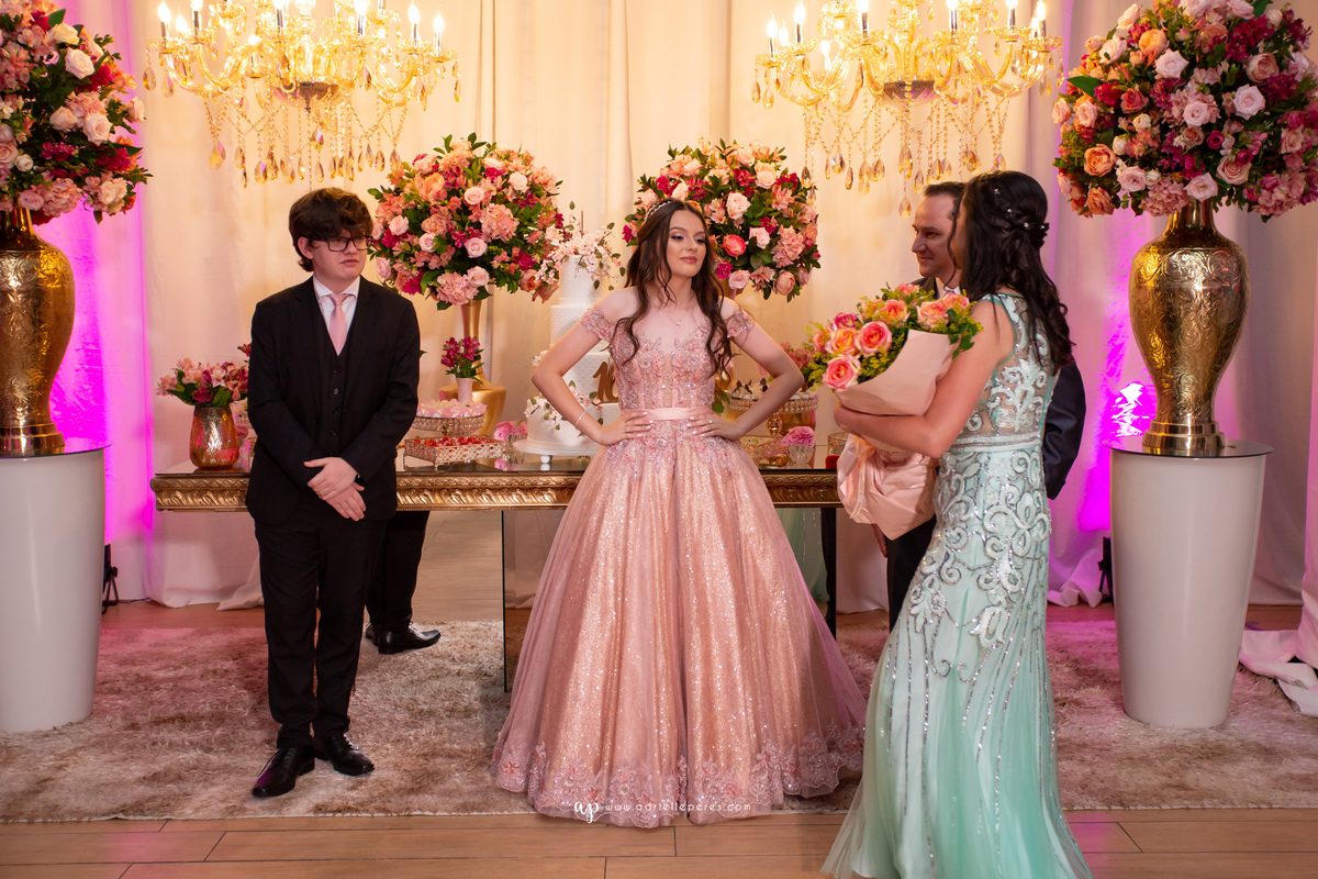 fotografia de 15, debutante, festa de 15, vestido, fotos de 15 anos, book dos 15, brinde, balada, making ok, mareblu, forquilhinhas, criciuma, ararangua