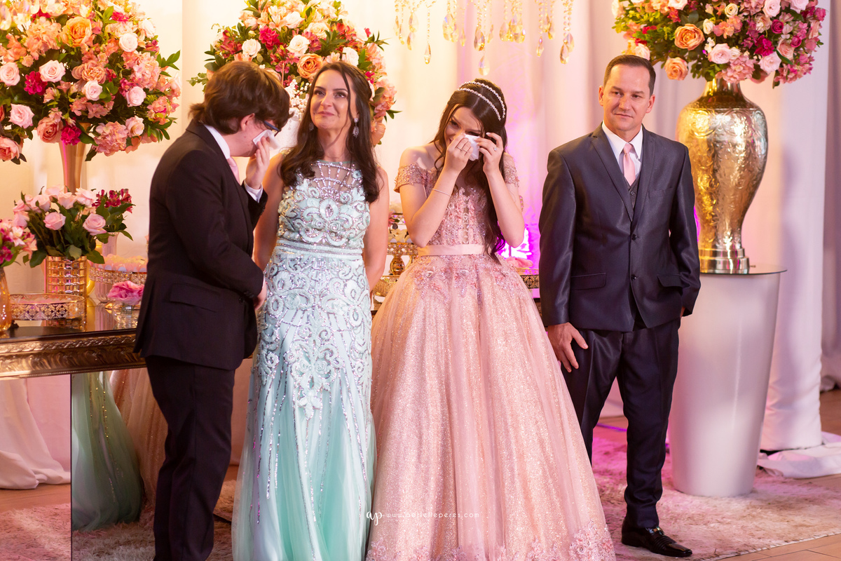 fotografia de 15, debutante, festa de 15, vestido, fotos de 15 anos, book dos 15, brinde, balada, making ok, mareblu, forquilhinhas, criciuma, ararangua