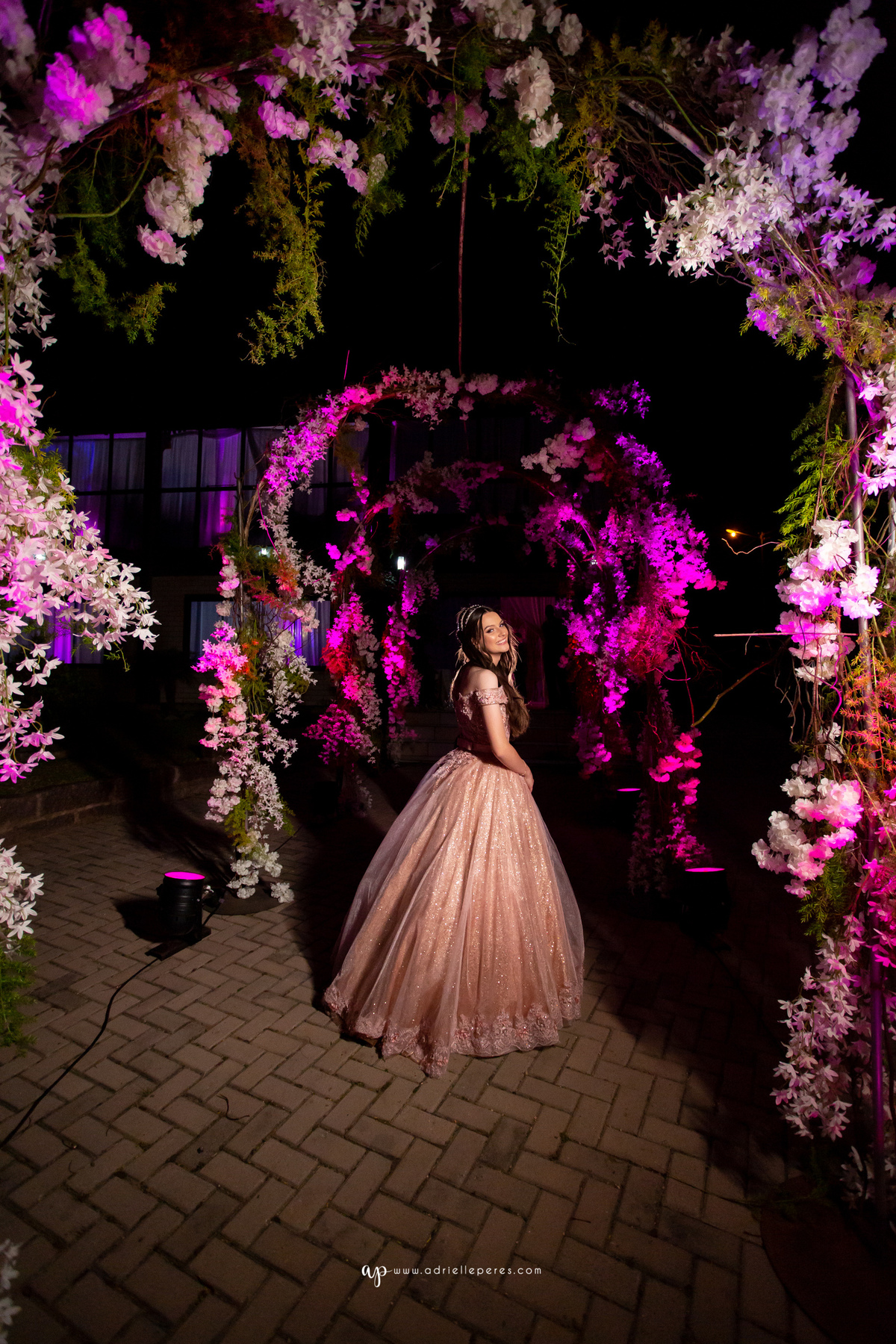 fotografia de 15, debutante, festa de 15, vestido, fotos de 15 anos, book dos 15, brinde, balada, making ok, mareblu, forquilhinhas, criciuma, ararangua