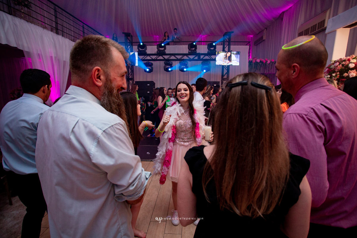 fotografia de 15, debutante, festa de 15, vestido, fotos de 15 anos, book dos 15, brinde, balada, making ok, mareblu, forquilhinhas, criciuma, ararangua