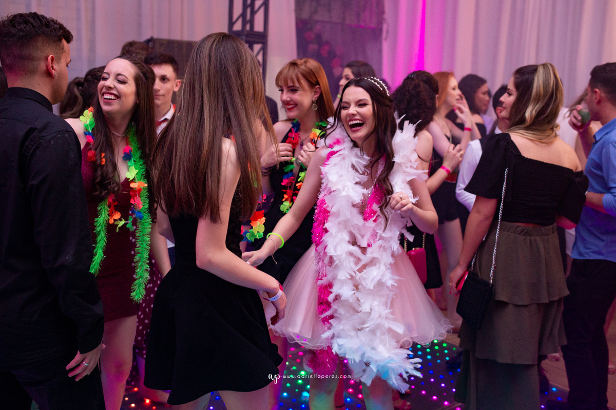 fotografia de 15, debutante, festa de 15, vestido, fotos de 15 anos, book dos 15, brinde, balada, making ok, mareblu, forquilhinhas, criciuma, ararangua