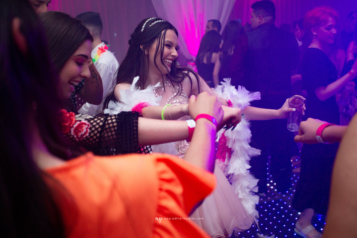 fotografia de 15, debutante, festa de 15, vestido, fotos de 15 anos, book dos 15, brinde, balada, making ok, mareblu, forquilhinhas, criciuma, ararangua