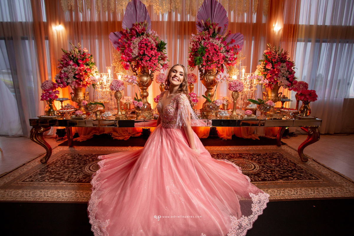 festa de irmãs gemeas, fotografia de 15, debutante, festa de 15, vestido, fotos de 15 anos, book dos 15, brinde, balada, making ok,  Centro de eventos Parque das Águas Sombrio/SC, forquilhinhas, criciuma, ararangua