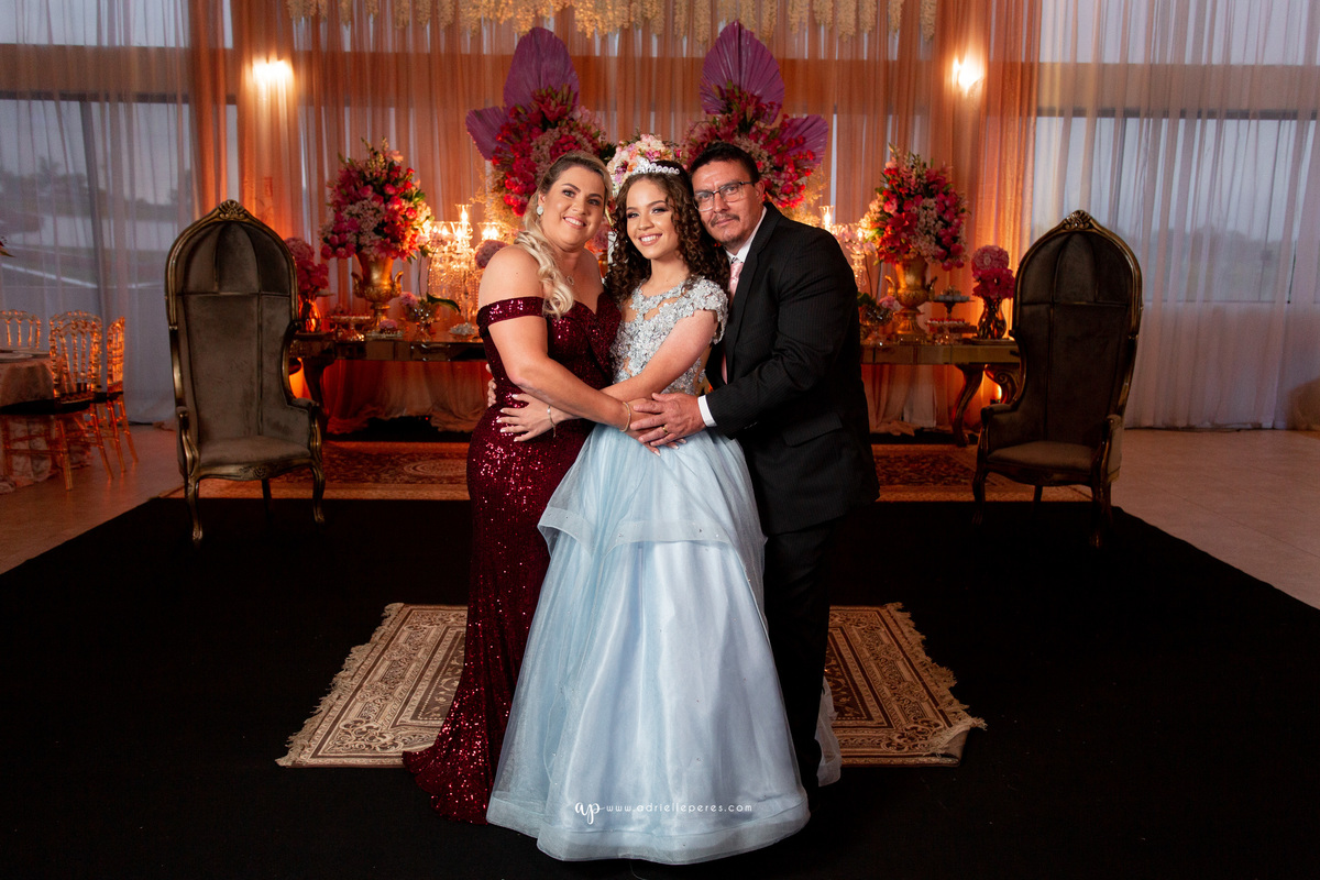 festa de irmãs gemeas, fotografia de 15, debutante, festa de 15, vestido, fotos de 15 anos, book dos 15, brinde, balada, making ok,  Centro de eventos Parque das Águas Sombrio/SC, forquilhinhas, criciuma, ararangua