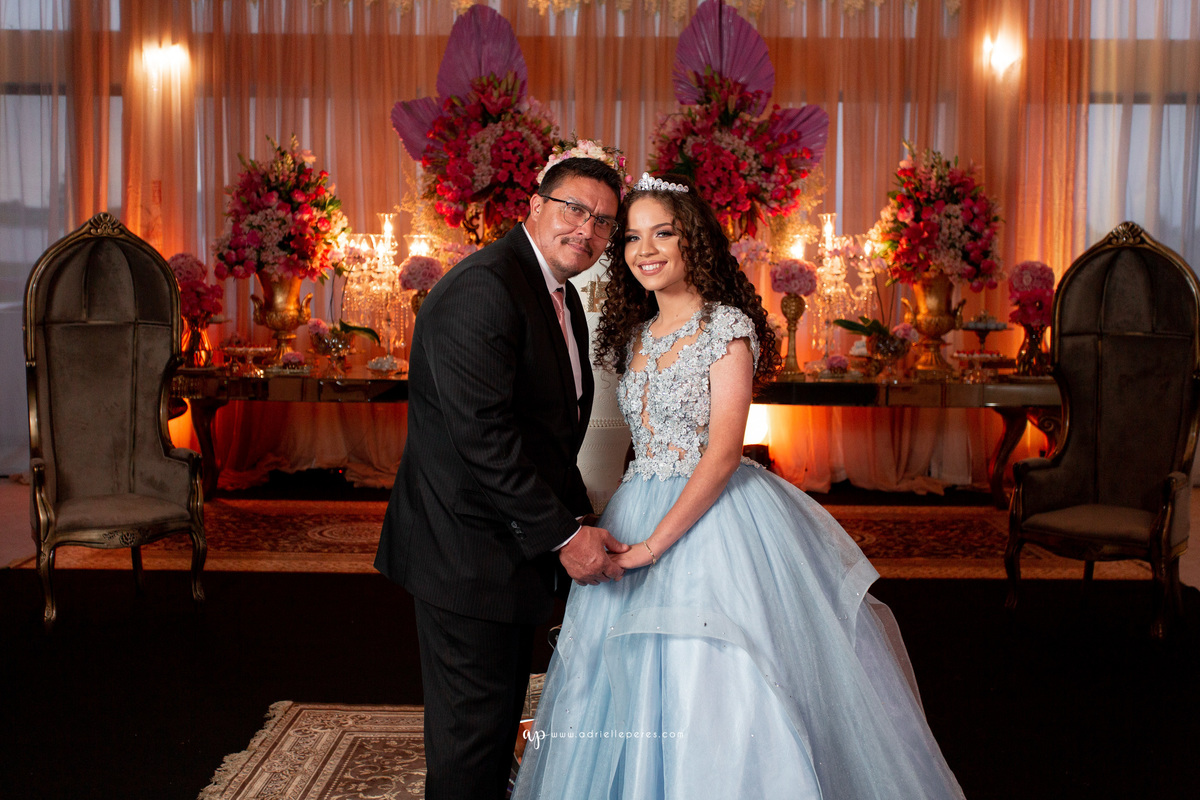 festa de irmãs gemeas, fotografia de 15, debutante, festa de 15, vestido, fotos de 15 anos, book dos 15, brinde, balada, making ok,  Centro de eventos Parque das Águas Sombrio/SC, forquilhinhas, criciuma, ararangua