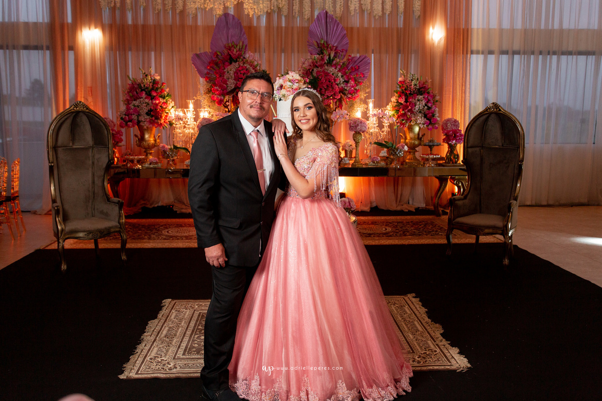 festa de irmãs gemeas, fotografia de 15, debutante, festa de 15, vestido, fotos de 15 anos, book dos 15, brinde, balada, making ok,  Centro de eventos Parque das Águas Sombrio/SC, forquilhinhas, criciuma, ararangua