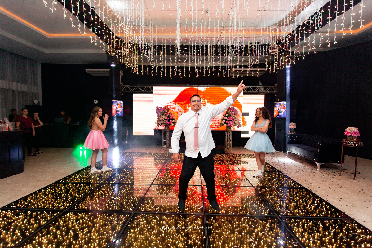 festa de irmãs gemeas, fotografia de 15, debutante, festa de 15, vestido, fotos de 15 anos, book dos 15, brinde, balada, making ok,  Centro de eventos Parque das Águas Sombrio/SC, forquilhinhas, criciuma, ararangua