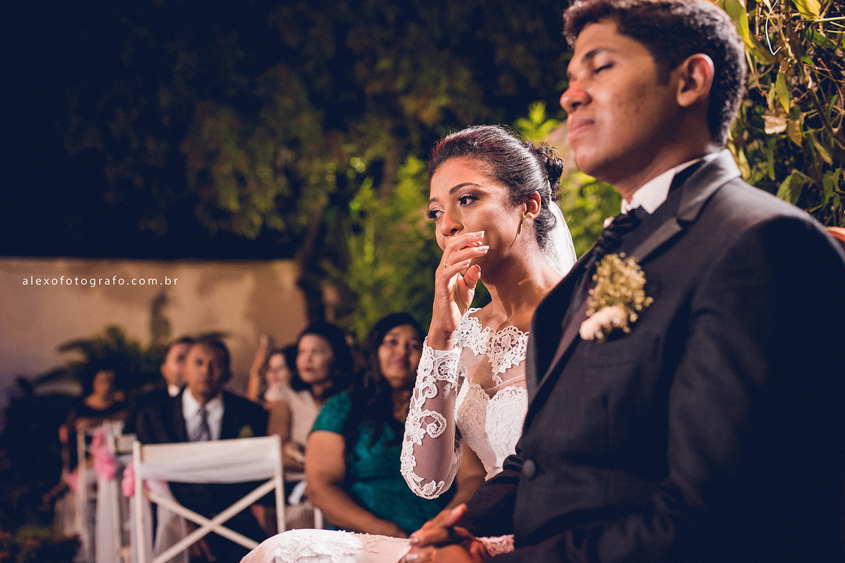 Casamento de Brísila e Thiago no Rica Festa Buffet em Juazeiro, com making of e cerimônia, muitas fotos lindas e um casal fofo. Fotografia de casal, ensaios e casamento por Alex Oliveira, fotografo de casamento em Petrolina e Vale do São Francisco.