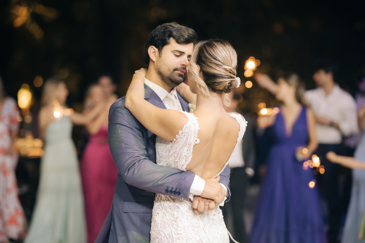 Primeira dança dos noivos.