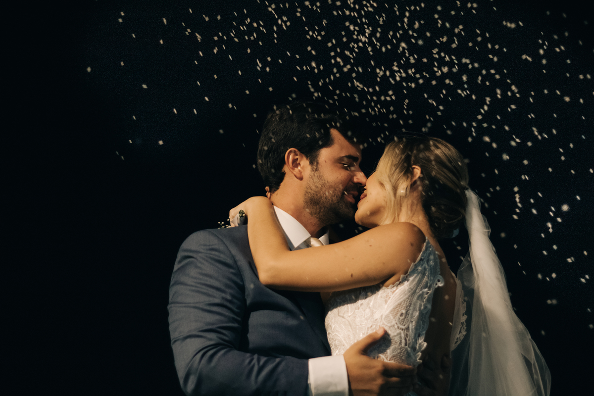 Fogos no casamento épico.