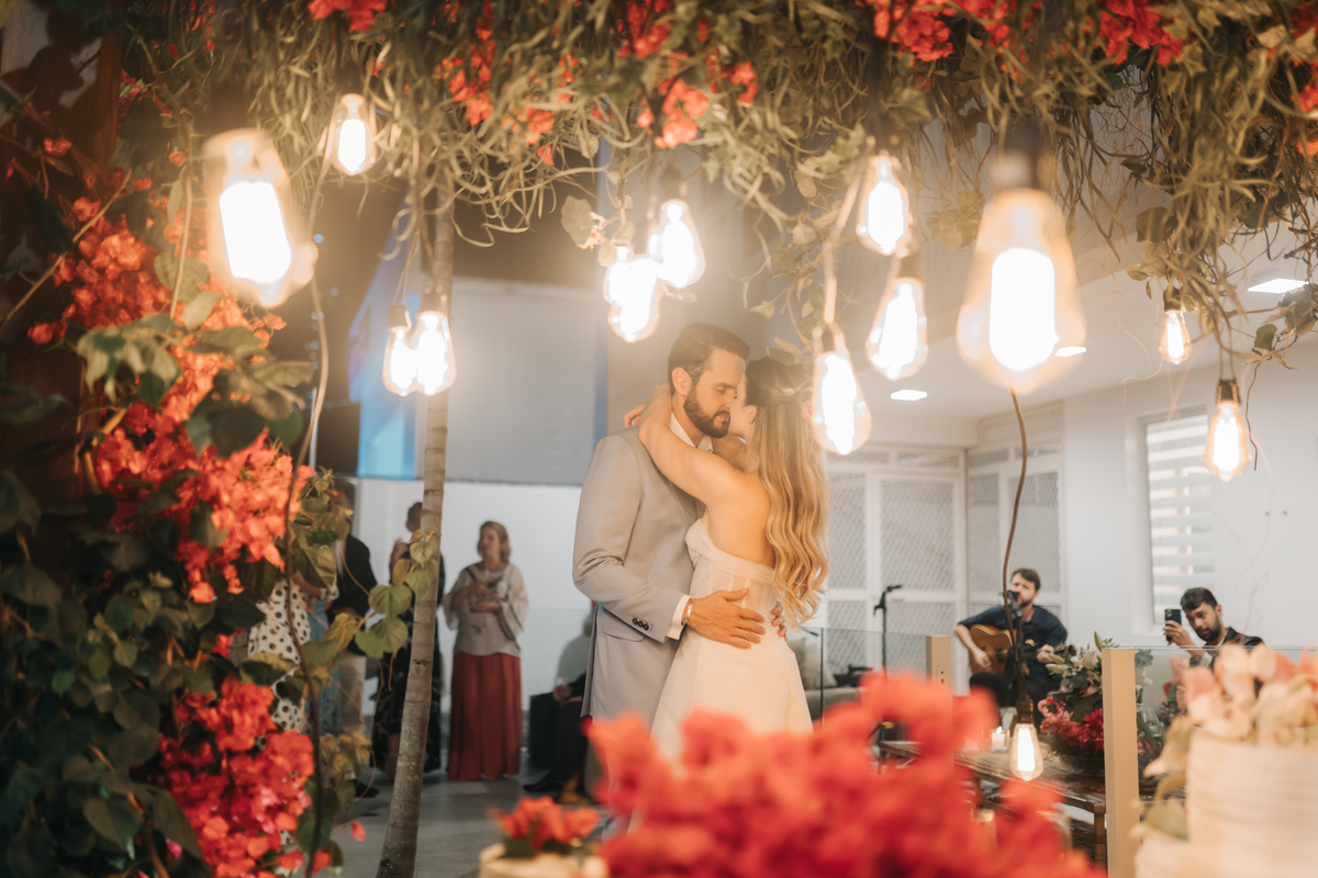 Primeira dança dos noivos.