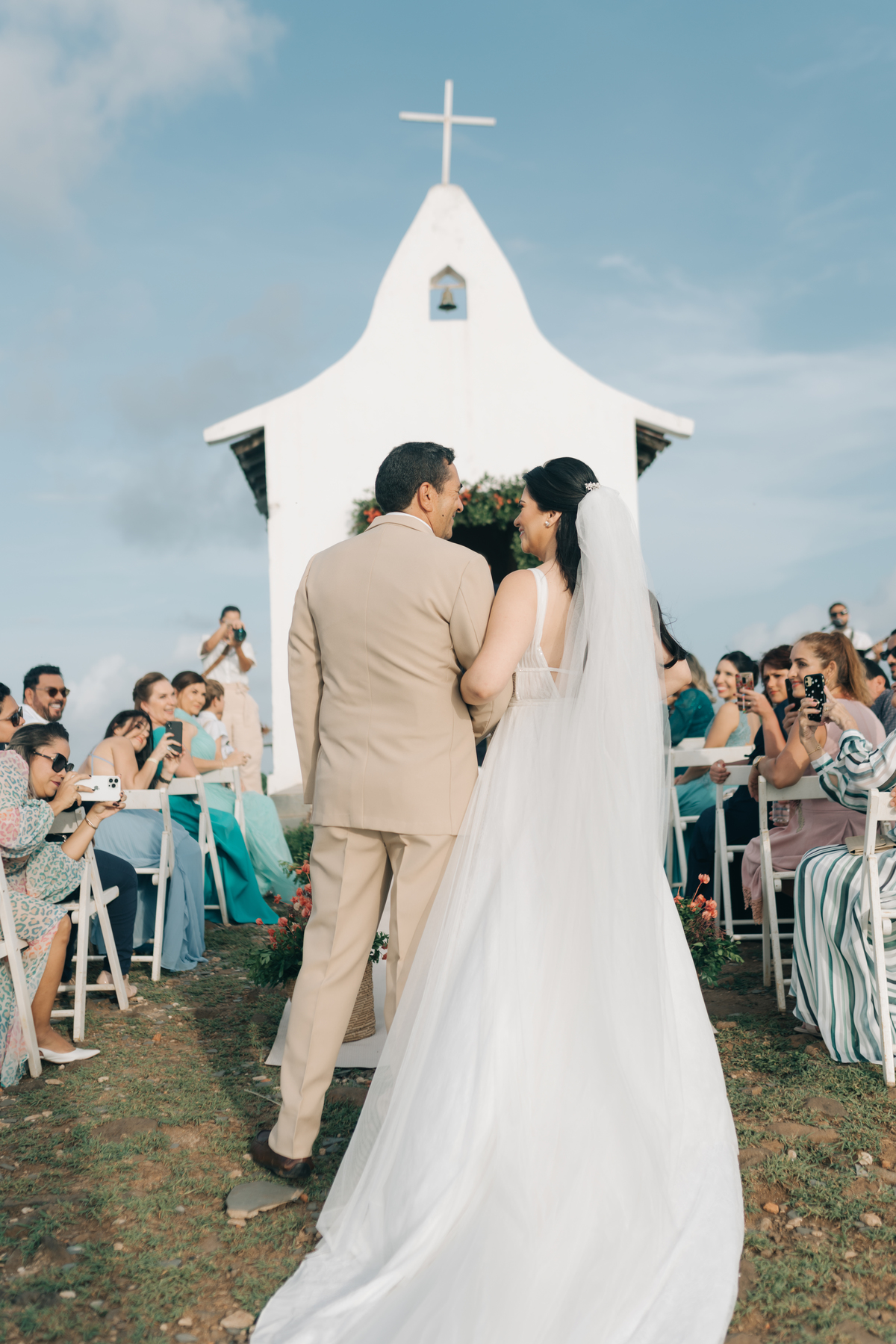 Chegada da noiva em na capela de Fernando de Noronha.