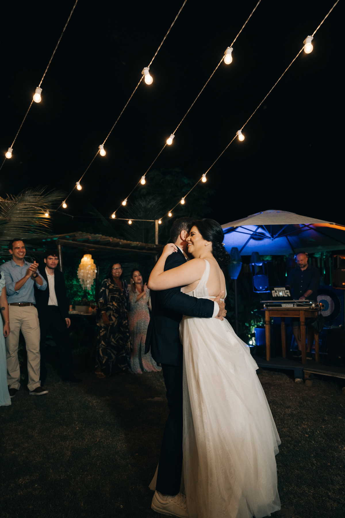 Primeira dança do casal em Noronha.