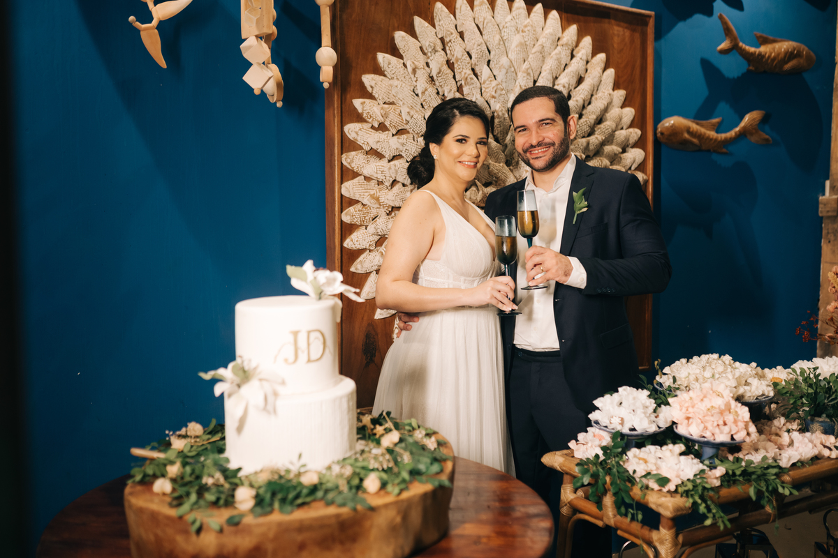 Fotos dos noivos no Bolo em Fernando de Noronha.