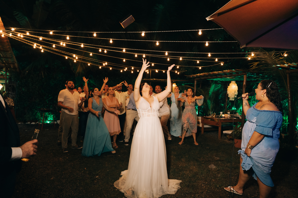 Casamento na chuva em Fernando de Noronha.